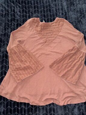 Parisian Nights Top Bell Sleev